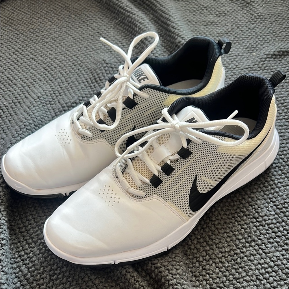 Nike Men's Explorer CTRL White and Black Golf Shoes